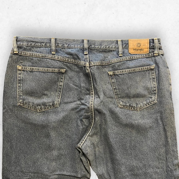 Wrangler Relaxed Fit Work Jeans Men's Size 42 x 30 Distressed Blue - Picture 6 of 12